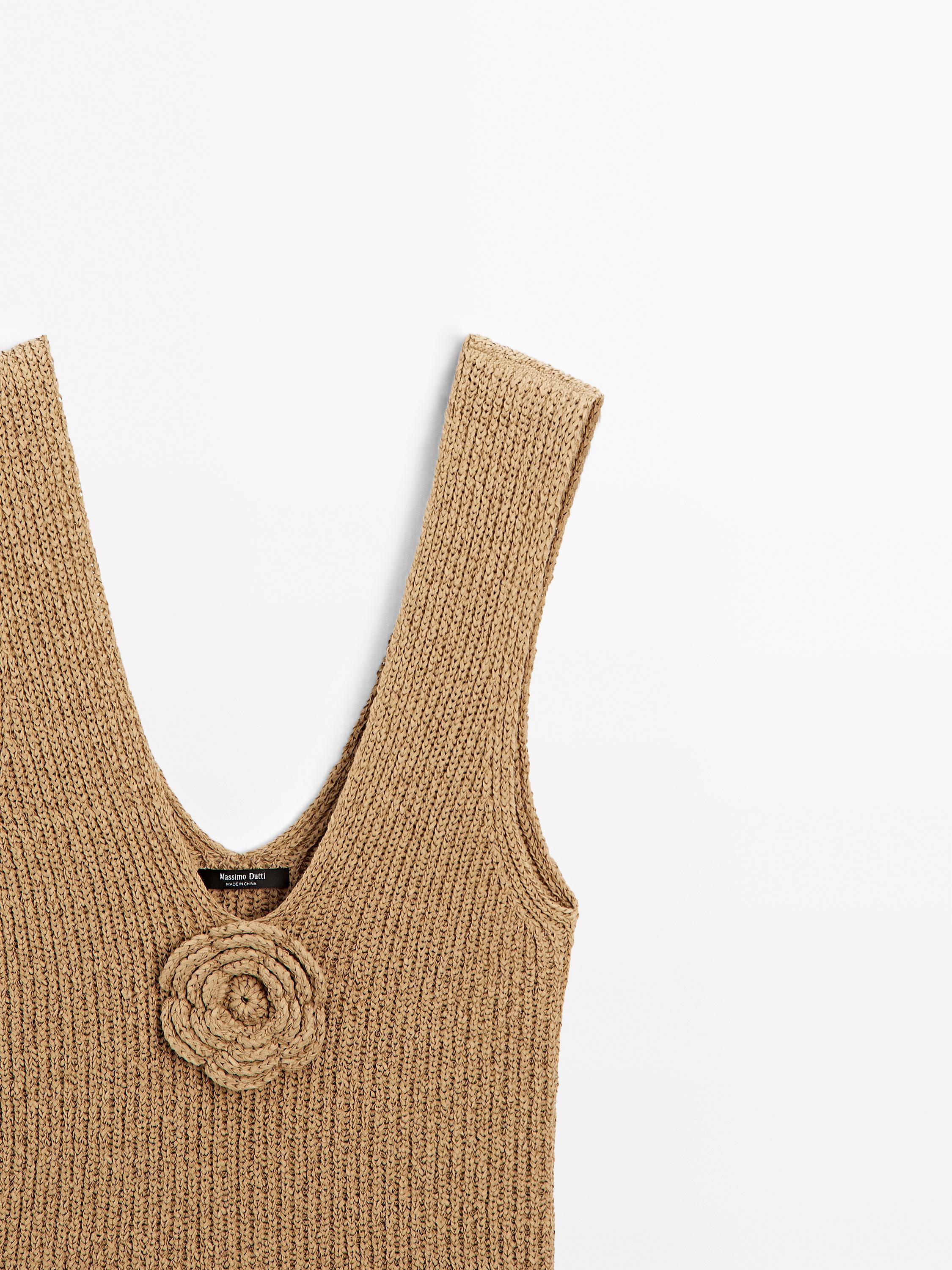 Cotton blend top with floral detail